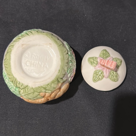 Vintage 1980s Vigor Bunny Jar - Picture 6 of 6